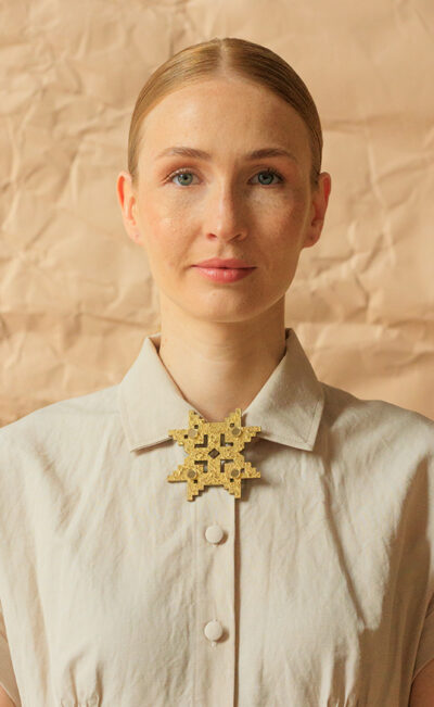 INTERWOVEN HERITAGE BROOCH GOLD